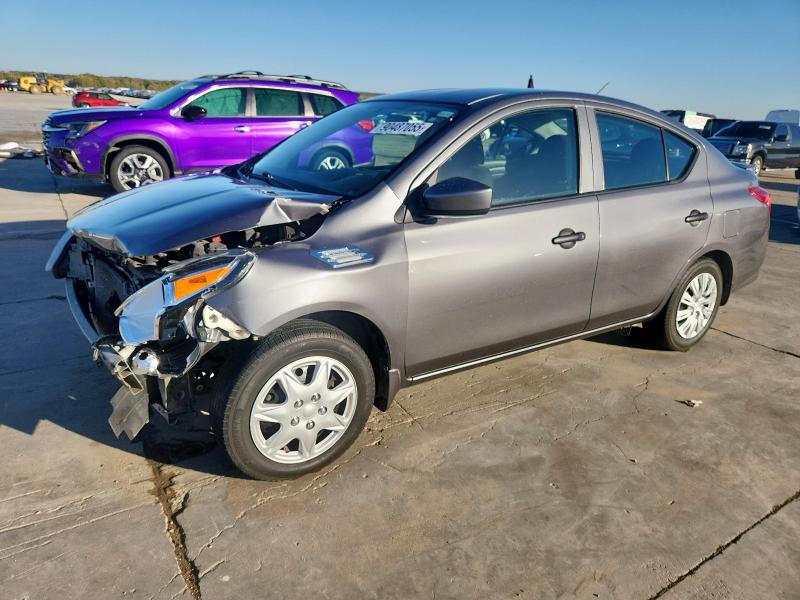 NISSAN VERSA S 2018 with VIN 3N1CN7AP3JL836301 - Photo from auction