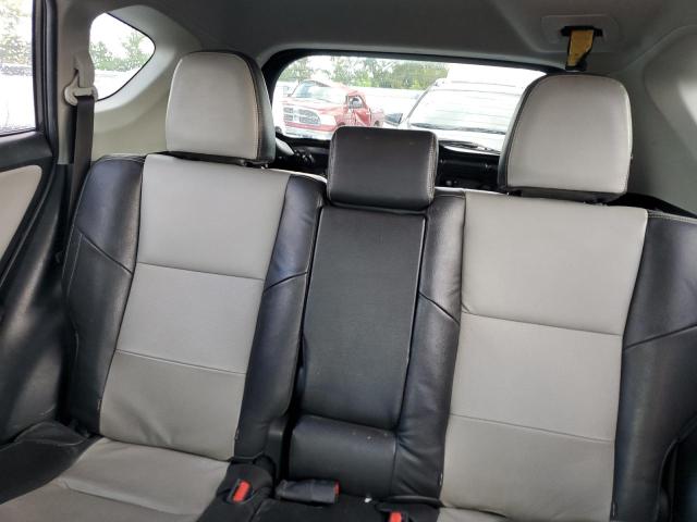 Photo 10 from auction – 2017 TOYOTA RAV4 XLE with VIN JTMWFREV0HJ142114