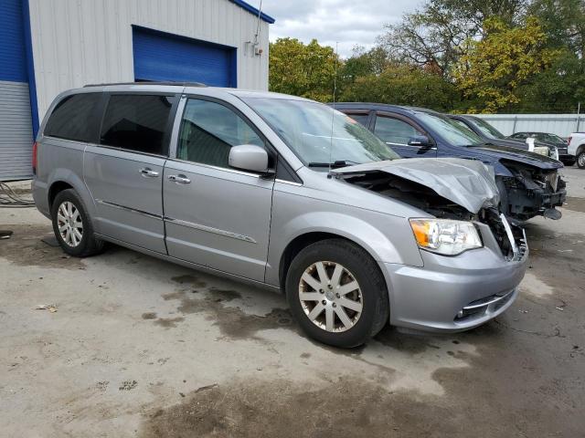 Photo 4 from auction – 2016 CHRYSLER TOWN & COU with VIN 2C4RC1BG5GR120004