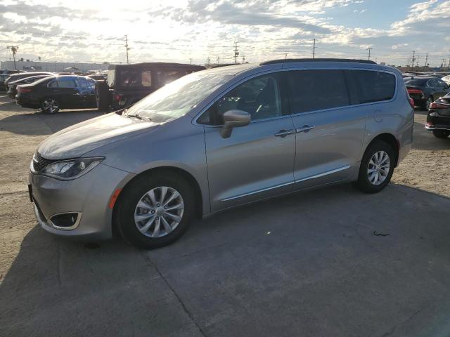 CHRYSLER PACIFICA TOURING L 2017 with VIN 2C4RC1BG2HR609364 - Photo from auction