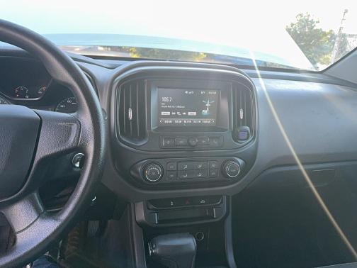 Photo 9 from auction – 2018 CHEVROLET COLORADO with VIN 1GCHSBEA2J1194410