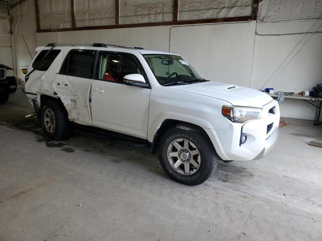 Photo 4 from auction – 2016 TOYOTA 4RUNNER SR with VIN JTEBU5JR2G5337799