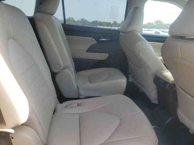 Photo 11 from auction – 2022 TOYOTA HIGHLANDER with VIN 5TDGBRCH4NS558999