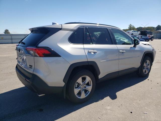 Photo 3 from auction – 2022 TOYOTA RAV4 XLE with VIN 2T3P1RFV2NW299349