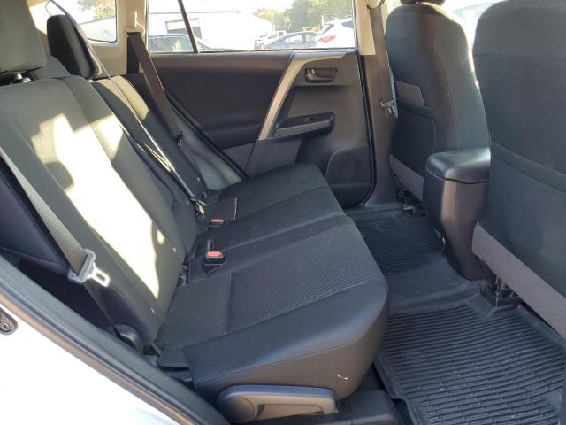 Photo 11 from auction – 2018 TOYOTA RAV4 LE with VIN 2T3BFREV3JW852968