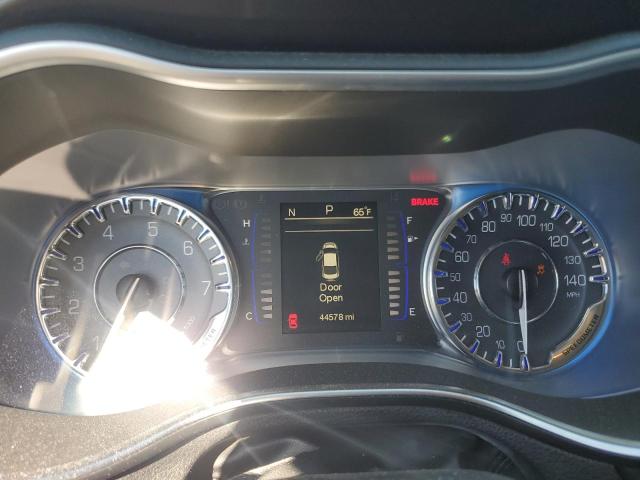 Photo 9 from auction – 2015 CHRYSLER 200 LIMITE with VIN 1C3CCCAB7FN627333