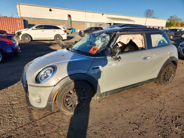 MINI COOPER 2021 with VIN WMWXR3C04M2N11154 - Photo from auction