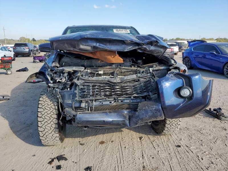 Photo 5 from auction – 2018 TOYOTA 4RUNNER SR with VIN JTEZU5JR9J5187437