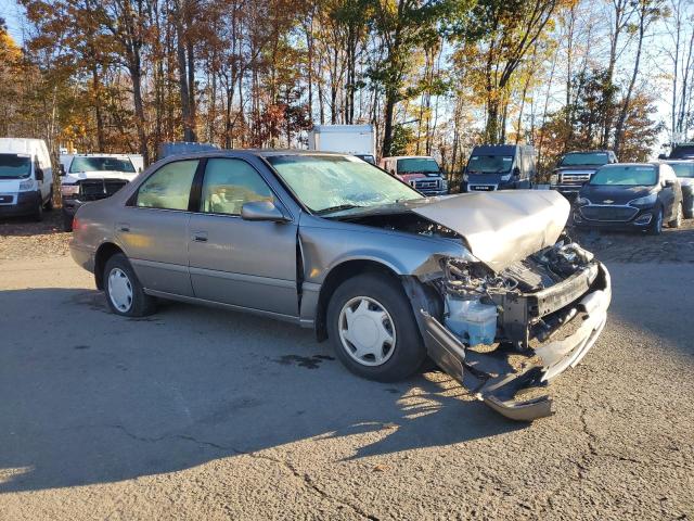 Photo 4 from auction – 2000 TOYOTA CAMRY CE with VIN 4T1BG22K9YU684707