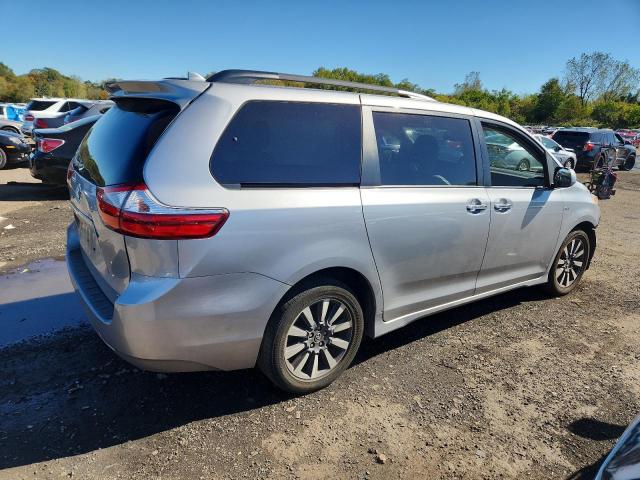 Photo 3 from auction – 2018 TOYOTA SIENNA XLE with VIN 5TDDZ3DC4JS199890