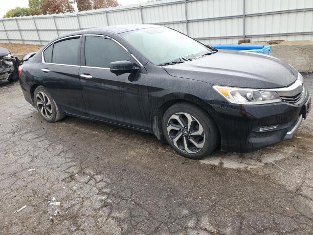Photo 4 from auction – 2016 HONDA ACCORD with VIN 1HGCR3F81GA017686