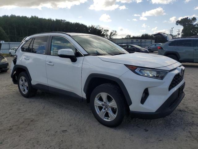 Photo 4 from auction – 2021 TOYOTA RAV4 XLE with VIN 2T3W1RFV1MC088073