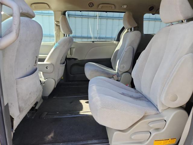 Photo 11 from auction – 2011 TOYOTA SIENNA LE with VIN 5TDJK3DC2BS003972