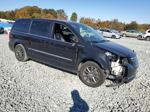 Photo 4 from auction – 2016 CHRYSLER TOWN & COU with VIN 2C4RC1HG0GR175466