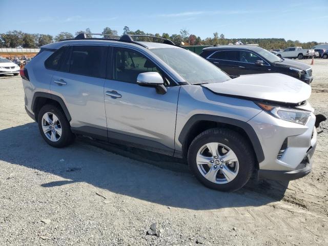 Photo 4 from auction – 2020 TOYOTA RAV4 XLE with VIN JTMP1RFVXLD052526