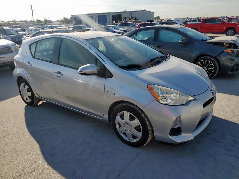 Photo 4 from auction – 2012 TOYOTA PRIUS C with VIN JTDKDTB33C1501050