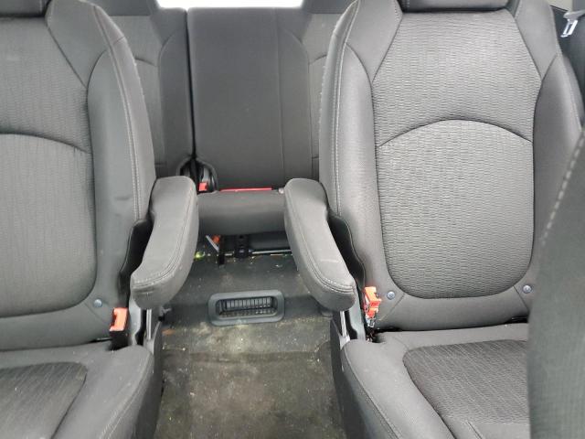 Photo 10 from auction – 2017 CHEVROLET TRAVERSE L with VIN 1GNKVGKD3HJ135635