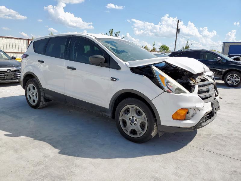 Photo 4 from auction – 2017 FORD ESCAPE S with VIN 1FMCU0F79HUE93912