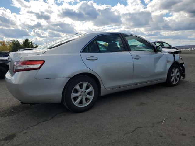 Foto 3 de la subasta – 2011 TOYOTA CAMRY BASE con VIN 4T1BF3EK0BU142116