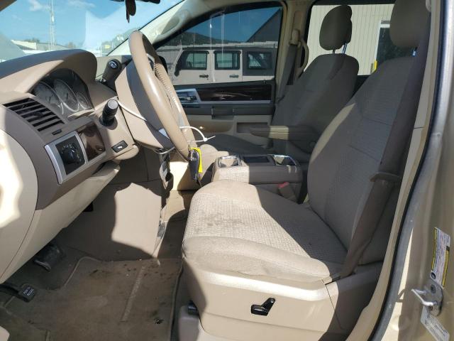 Photo 7 from auction – 2010 CHRYSLER TOWN & COU with VIN 2A4RR5DX6AR437245