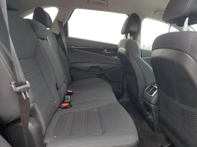 Photo 11 from auction – 2016 KIA SORENTO LX with VIN 5XYPG4A34GG092969
