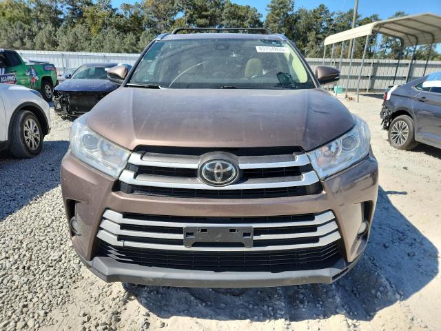 Photo 5 from auction – 2017 TOYOTA HIGHLANDER with VIN 5TDKZRFH7HS196916