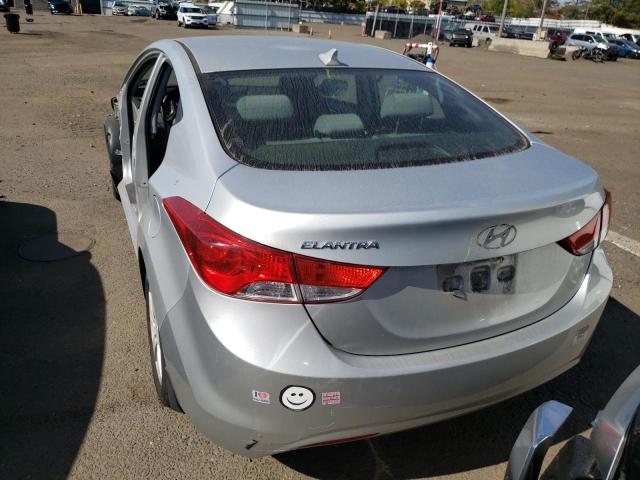 Photo 6 from auction – 2012 HYUNDAI ELANTRA GL with VIN KMHDH4AE0CU417199