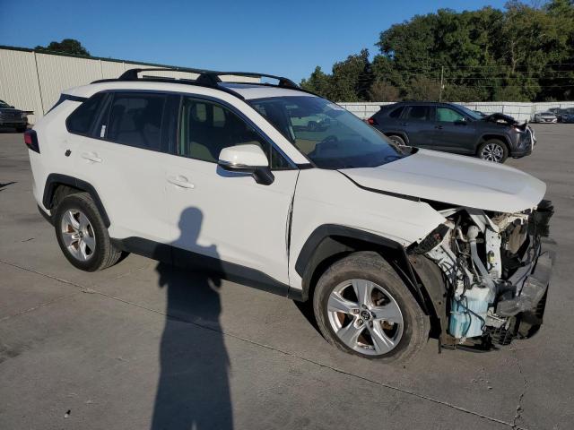 Photo 4 from auction – 2019 TOYOTA RAV4 XLE with VIN JTMP1RFV4KD008813