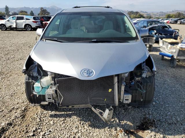 Photo 5 from auction – 2011 TOYOTA SIENNA LE with VIN 5TDKK3DC6BS044478