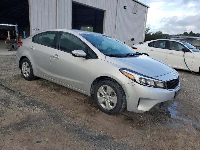 Photo 4 from auction – 2017 KIA FORTE LX with VIN 3KPFK4A73HE117873