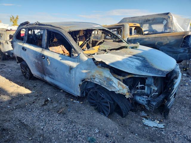 Photo 4 from auction – 2018 TOYOTA HIGHLANDER with VIN 5TDJZRFH0JS533167