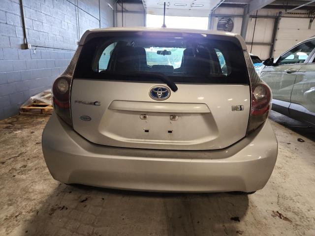 Photo 6 from auction – 2013 TOYOTA PRIUS C with VIN JTDKDTB35D1532592