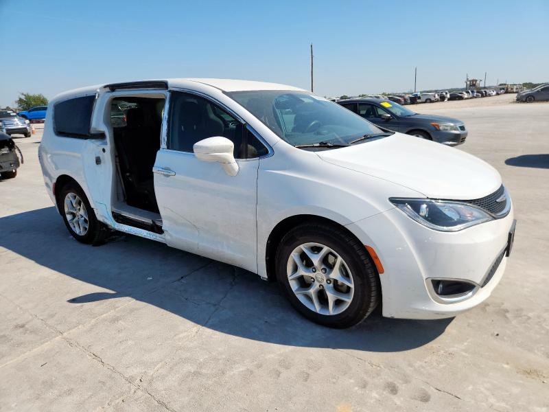 Photo 4 from auction – 2018 CHRYSLER PACIFICA T with VIN 2C4RC1FG5JR227233