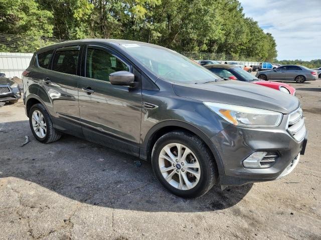 Photo 4 from auction – 2017 FORD ESCAPE SE with VIN 1FMCU0GDXHUB08832