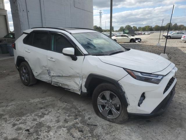 Photo 4 from auction – 2022 TOYOTA RAV4 XLE with VIN 2T3RWRFV3NW137403