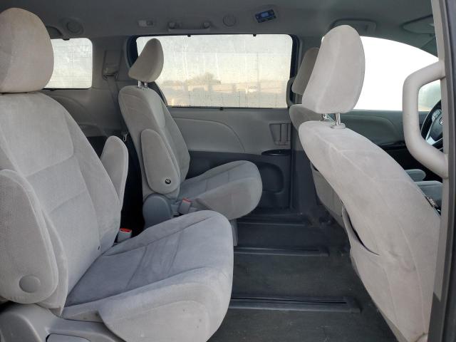 Photo 11 from auction – 2015 TOYOTA SIENNA LE with VIN 5TDJK3DC4FS108325