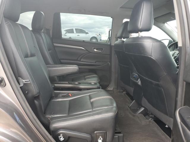 Фото 10 с аукциона – 2018 TOYOTA HIGHLANDER с VIN 5TDKZRFH9JS283447
