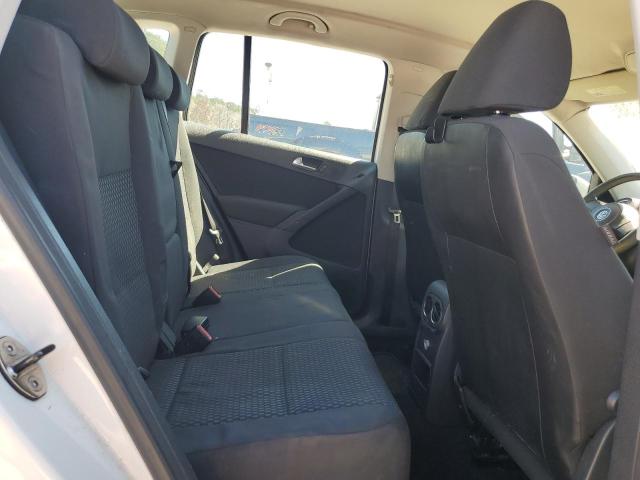Photo 11 from auction – 2011 VOLKSWAGEN TIGUAN S with VIN WVGAV7AX8BW525930
