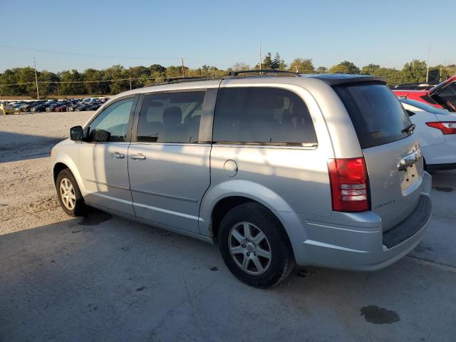 Photo 2 from auction – 2010 CHRYSLER TOWN & COU with VIN 2A4RR8D1XAR496098