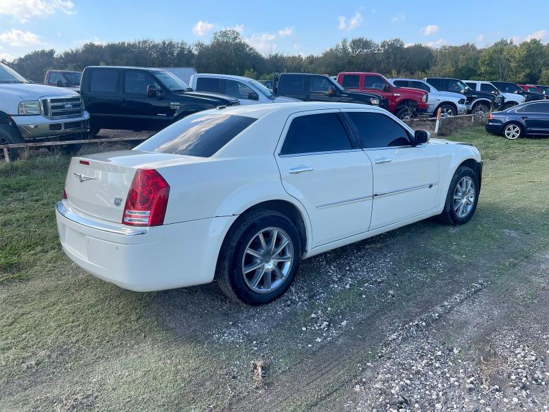 Photo 4 from auction – 2010 CHRYSLER 300C with VIN 2C3CK6CT9AH113835