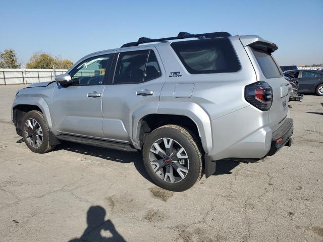 Photo 2 from auction – 2025 TOYOTA 4RUNNER SR with VIN JTEVA5BR2S5052940