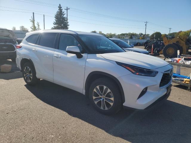 Photo 4 from auction – 2021 TOYOTA HIGHLANDER with VIN 5TDHZRBH2MS058307