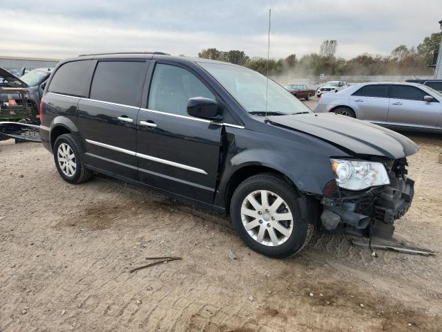 Photo 4 from auction – 2015 CHRYSLER TOWN & COU with VIN 2C4RC1BG4FR657039