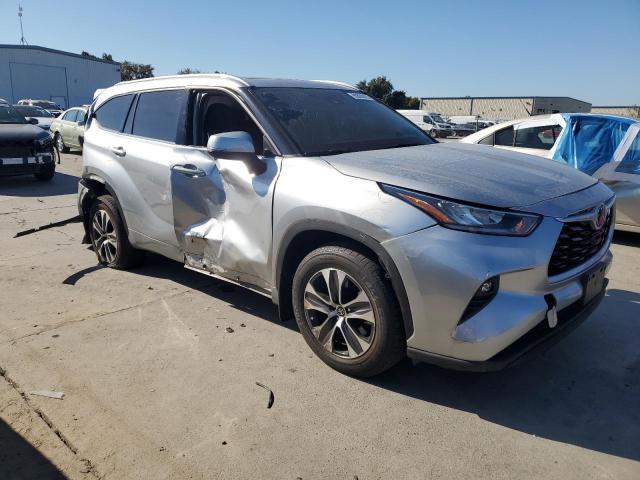 Photo 4 from auction – 2022 TOYOTA HIGHLANDER with VIN 5TDGZRBH4NS583933