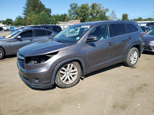 TOYOTA HIGHLANDER 2015 with VIN 5TDBKRFH0FS172491 - Photo from auction