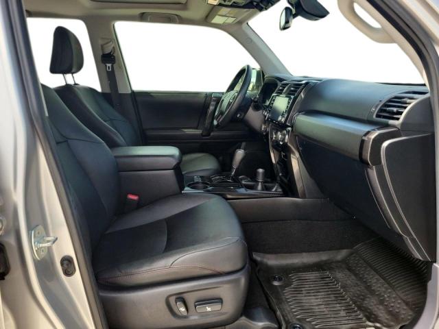 Photo 5 from auction – 2020 TOYOTA 4RUNNER SR with VIN JTEBU5JR9L5795737