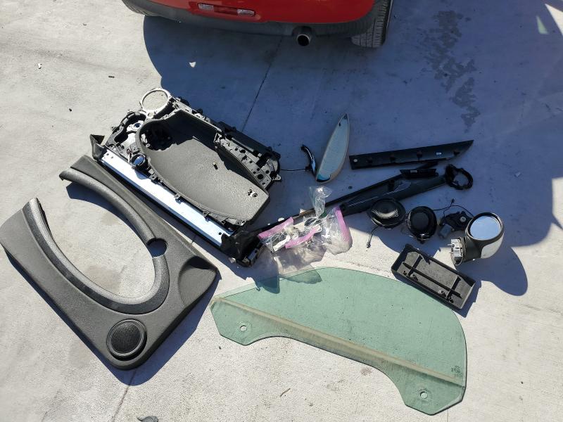 Photo 12 from auction – 2014 MINI COOPER ROA with VIN WMWSY1C57ET625772