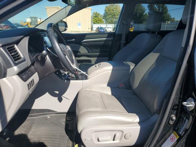 Photo 7 from auction – 2017 TOYOTA HIGHLANDER with VIN 5TDDZRFH1HS459975