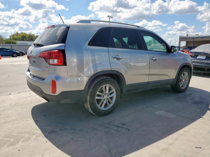 Photo 3 from auction – 2015 KIA SORENTO LX with VIN 5XYKT4A67FG657875