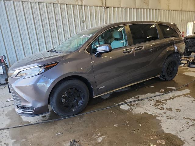 TOYOTA SIENNA LE 2021 with VIN 5TDKRKEC4MS016380 - Photo from auction